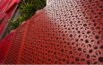 panneau décoratif extérieur en aluminium AA5005, utilisé, perforé — Foshan Qi Aluminum Decorative Materials Co. Ltd