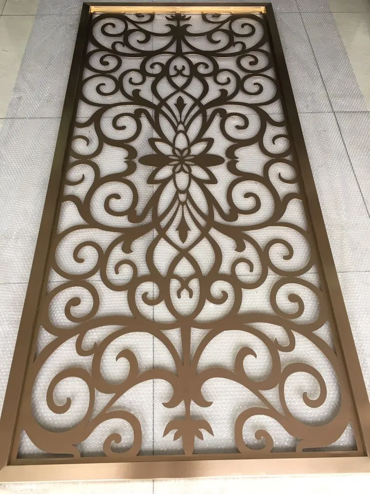 Fabricant de portails en aluminium découpés au laser et de panneaux perforés à écran — Foshan Qi Aluminum Decorative Materials Co. Ltd