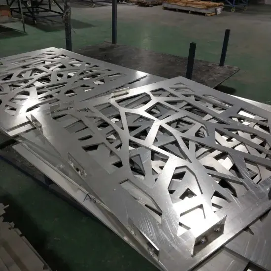Panneaux de revêtement extérieur en aluminium percé pour façade décorative — Foshan Qi Aluminum Decorative Materials Co. Ltd