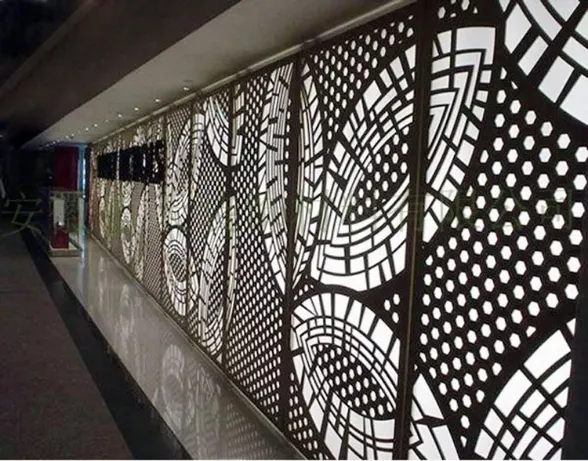 Feuille perforée gravée en aluminium résistante au feu pour revêtement mural de bâtiment — Foshan Qi Aluminum Decorative Materials Co. Ltd
