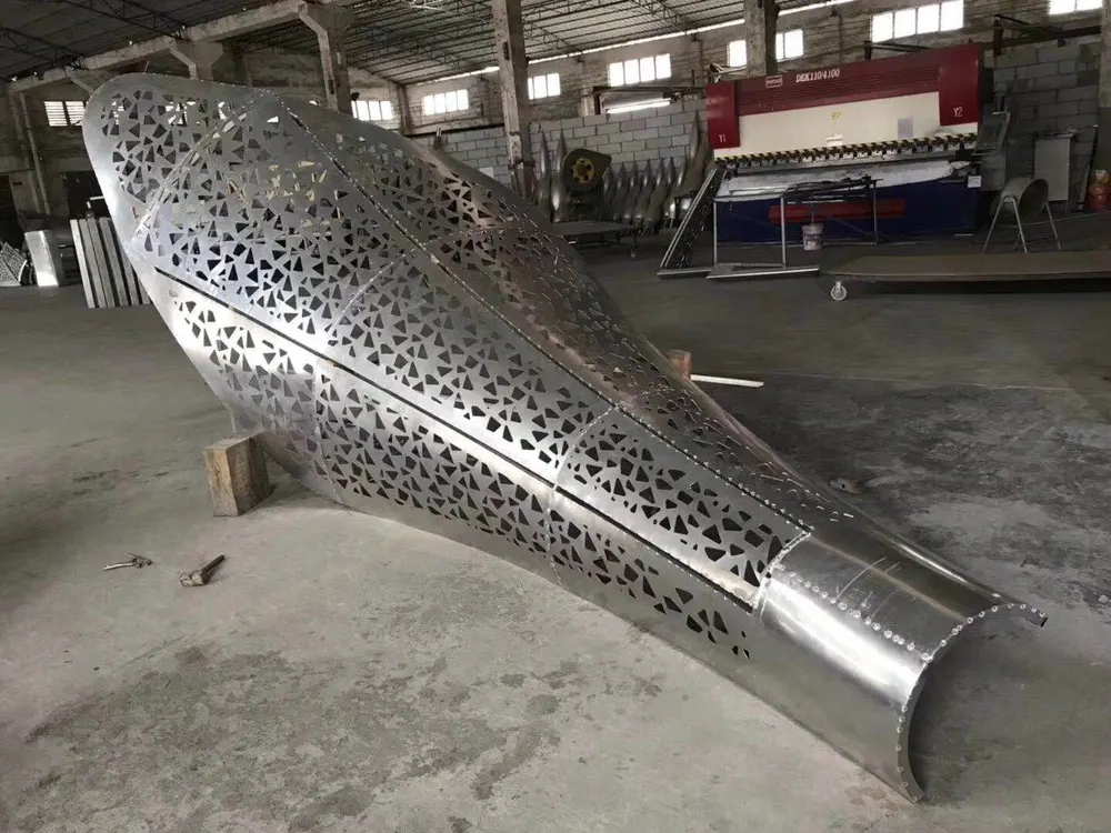 Panneau de plafond en maille métallique élargie en aluminium — Foshan Qi Aluminum Decorative Materials Co., Ltd