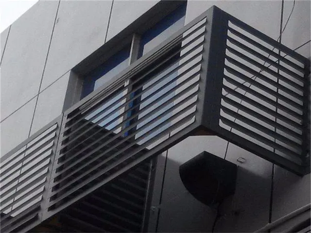 Panneaux en treillis métallique perforé aluminium de bonne forme, plaque de noyau — Foshan Qi Aluminum Decorative Materials Co. Ltd