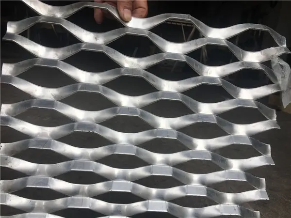Panneaux de grillage en maille aluminium AA5005 revêtement poudre décoratif — Foshan Qi Aluminum Decorative Materials Co., Ltd