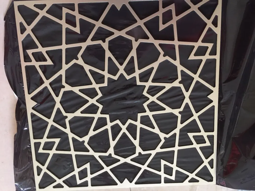 Feuille de revêtement alu perforé 3-8 mm, panneau mashrabiya pour mur-rideau — Foshan Qi Aluminum Decorative Materials Co. Ltd