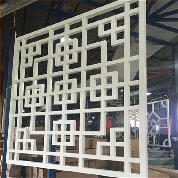 Chine – Panneaux muraux en aluminium percé économiques, rideaux, décors, matériaux de construction — Foshan Qi Aluminum Decorative Materials Co. Ltd
