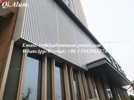 Panneau décoratif extérieur en aluminium perforé pour façade — Matériau de construction vue 2