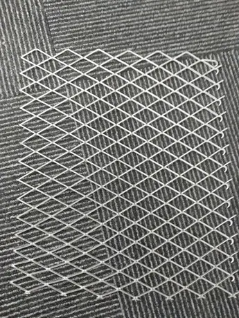 Mésh métallique en aluminium à revêtement PVDF, conception personnalisée, mésh aluminium vue 6