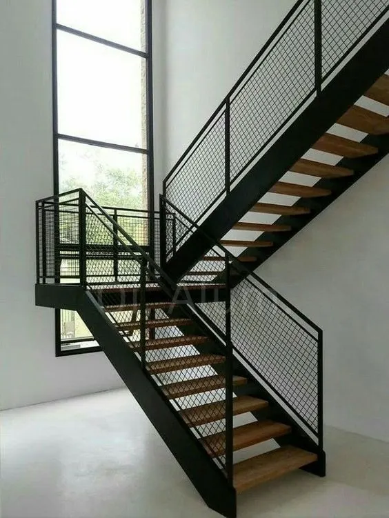 Grille haute sécurité en acier inoxydable, main courante en métal perforé aluminium avec revêtement poudre — Foshan Qi Aluminum Decorative Materials Co. Ltd
