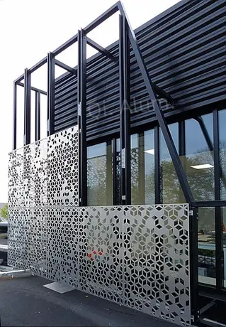 Panneau en aluminium perforé à découpe laser pour rideau métallique, décoration extérieure en métal, façade artistique de haute qualité, vue 4