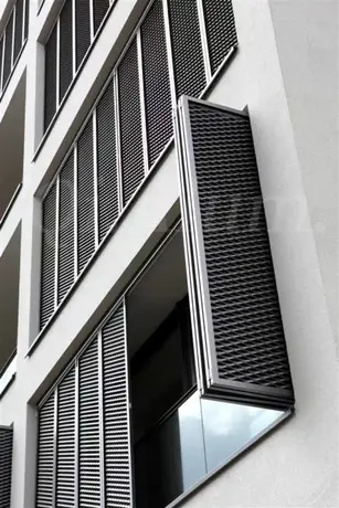 Louvres métalliques fixes à taille personnalisable ajustable pour murs extérieurs — vue 4