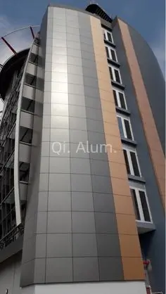 Panneau sandwich en aluminium à âme de nid d'abeille pour bardage mural — vue 2