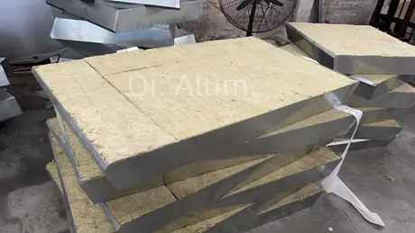 Produits de matériaux de construction ignifuges GI Backpan avec bon effet d'isolation thermique vue 4