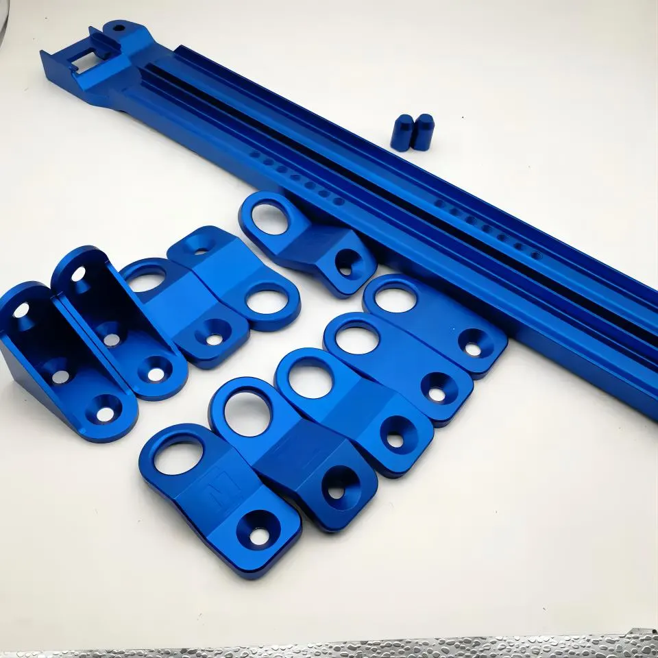 Petites pièces usinées CNC en aluminium, pièces tournées CNC en aluminium, autres pièces automobiles — Foshan Qi Aluminum Decorative Materials Co. Ltd