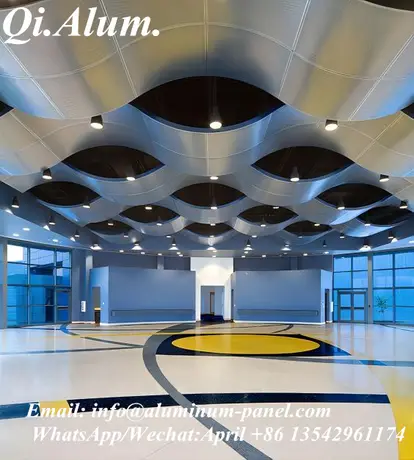 Plaques de plafond en métal aluminium à motif ondulé pour décoration intérieure