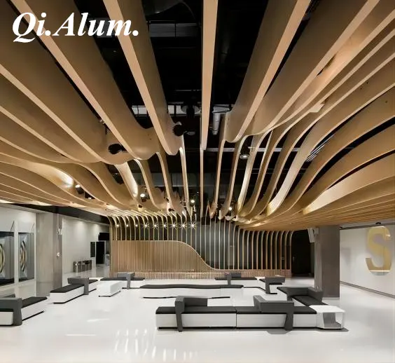 Plafond baffle aluminium tube carré ligne plafonds artistiques — Foshan Qi Aluminum Decorative Materials Co. Ltd