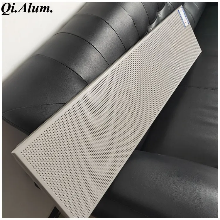Feuille/plaque solide perforée en aluminium léger pour façade d'hôtel ou de bâtiment administratif — Foshan Qi Aluminum Decorative Materials Co. Ltd