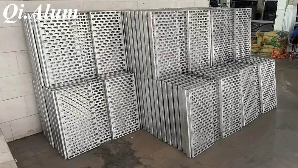 Renforcez la protection et l'esthétique avec des habillages premium pour climatiseur en aluminium — Foshan Qi Aluminum Decorative Materials Co., Ltd
