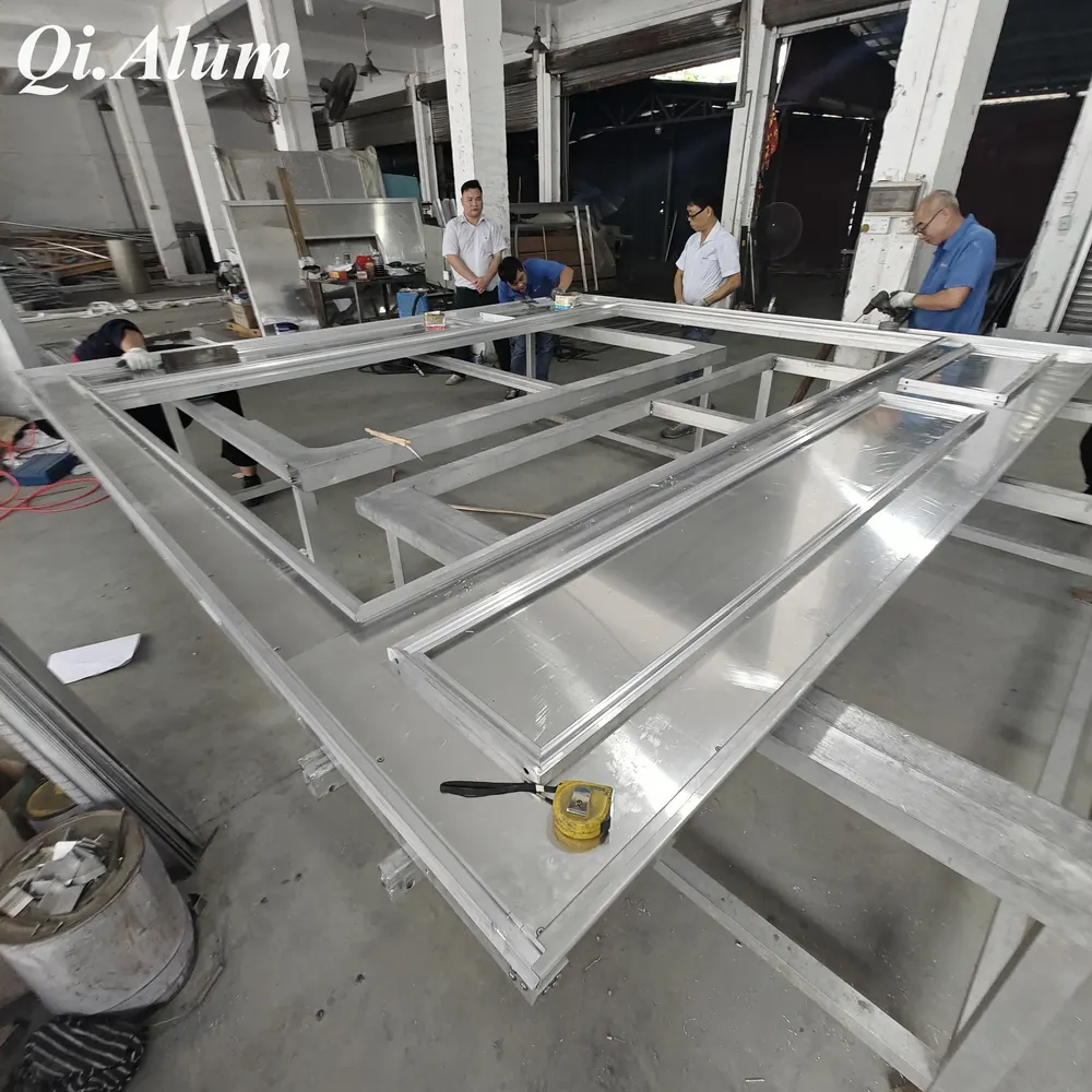 Panneaux d'assemblage en aluminium – L'avenir de la construction modulaire et durable — Foshan Qi Aluminum Decorative Materials Co., Ltd