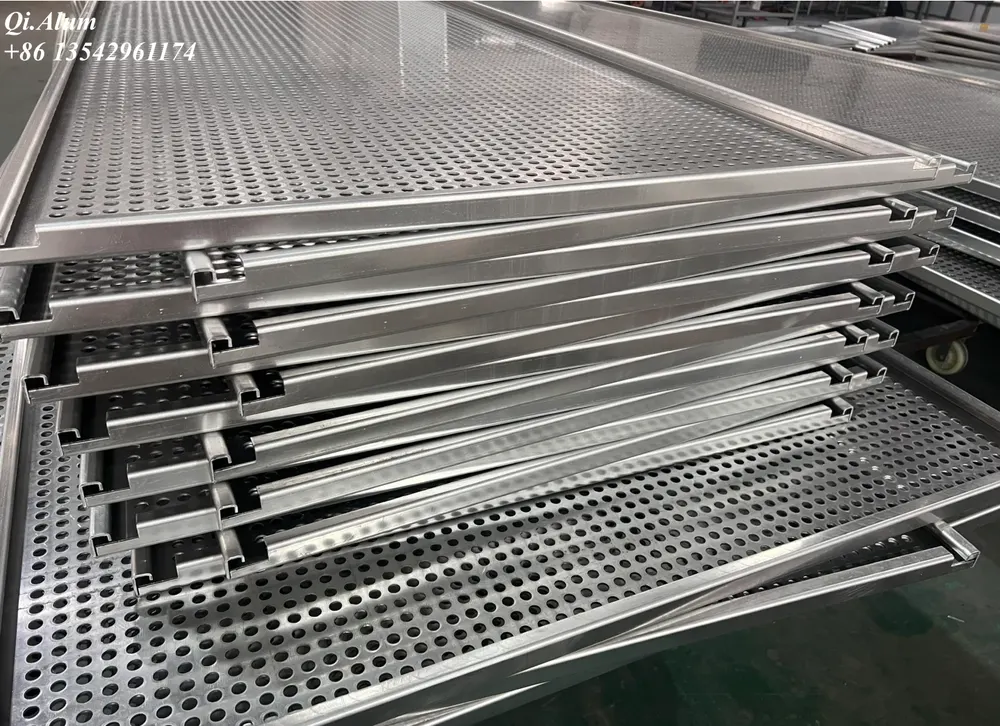 Panneaux perforés sur mesure pour écran de façade et conception de plafond — Foshan Qi Aluminum Decorative Materials Co. Ltd