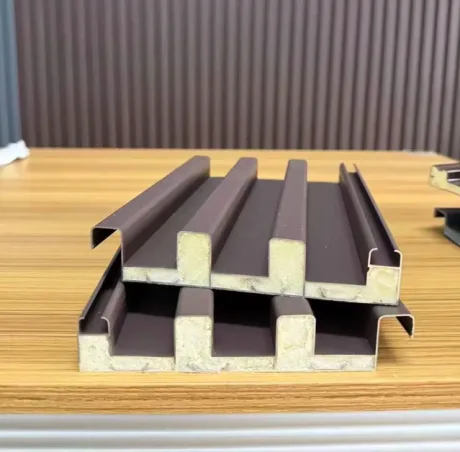 Tuile aluminium isolée pour toiture extérieure