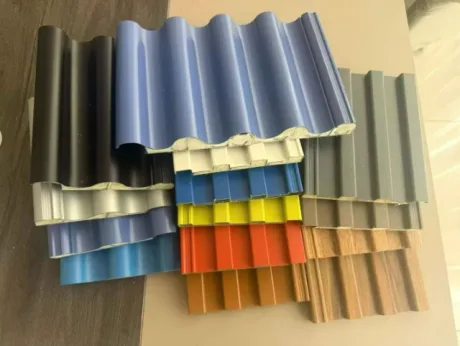 Toiture d’usine contre la chaleur : aluminium Grande Muraille ou bac acier ?